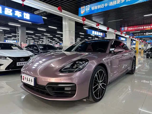 PORSCHE PANAMERA
