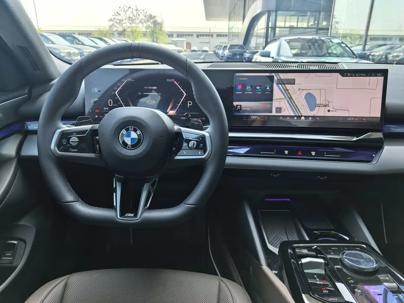 BMW 5 Series 2025 530Li Leading M Sport Package фото 8