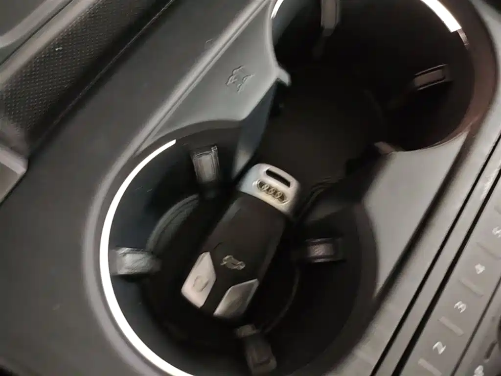 Audi A4L 2017 Model 45 TFSI quattro Sport Version фото 9