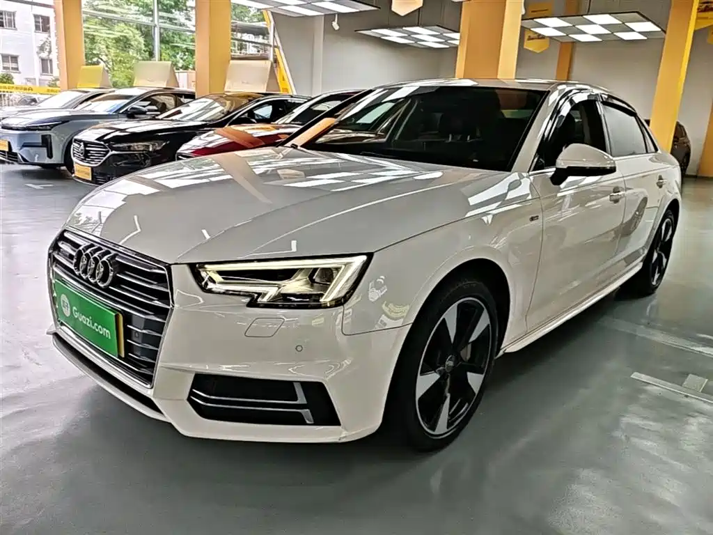 Audi A4L 2017 Model 45 TFSI quattro Sport Version фото 2