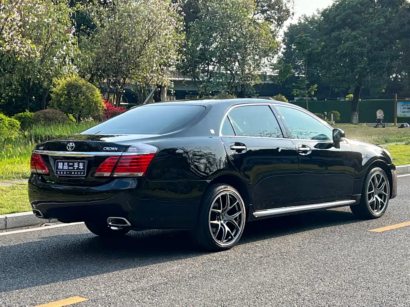 Toyota Crown 2012 2.5L Royal Leather Edition фото 5