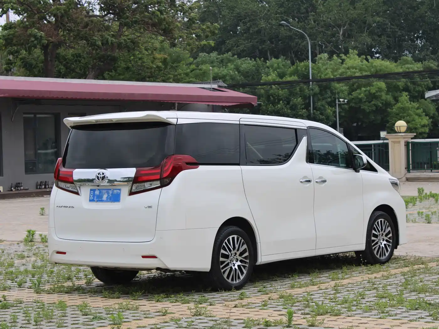 Toyota Alphard 2015 3.5L Luxury Edition фото 4