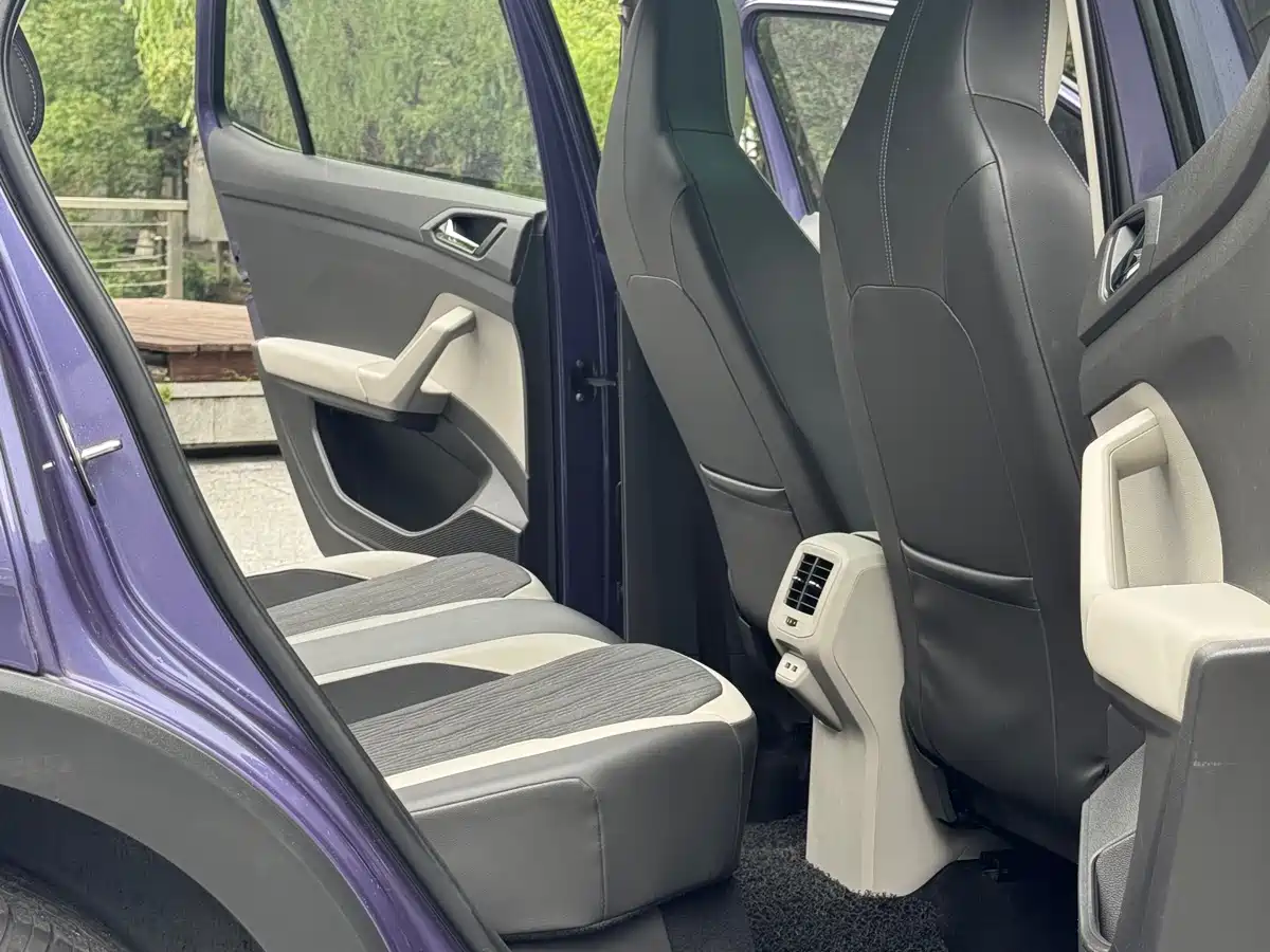 Volkswagen T-Cross 2019 1.5L Automatic Comfort Edition фото 10