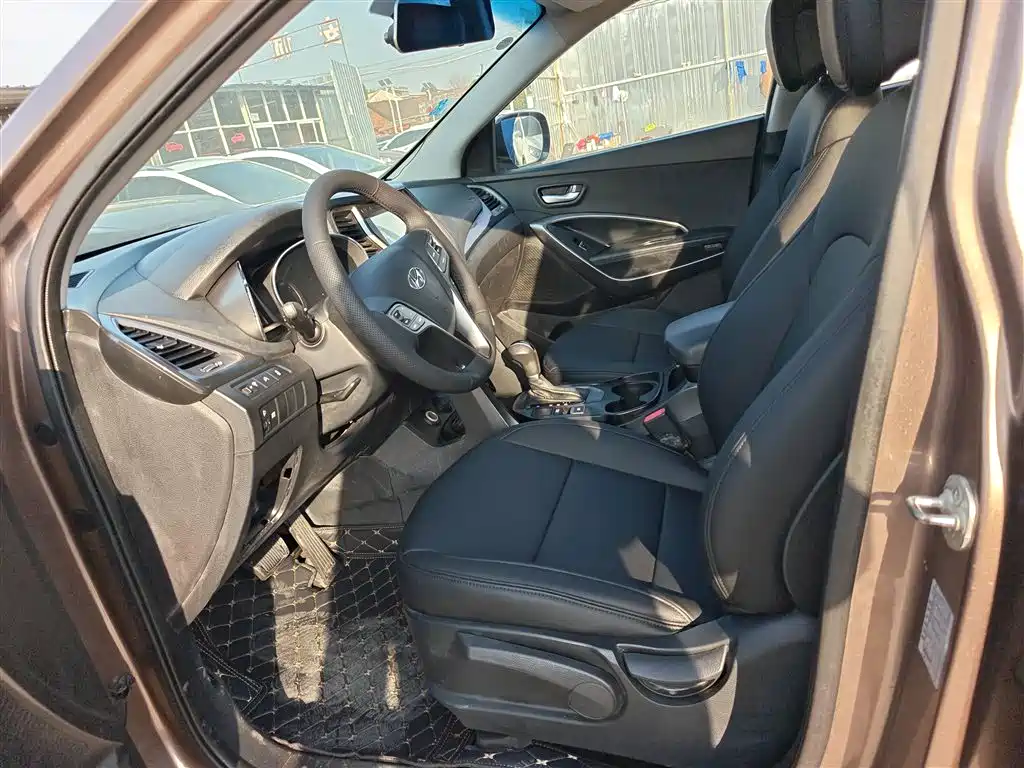 Hyundai Santa Fe 2013 Model 2.4L Automatic 2WD Comfort фото 12