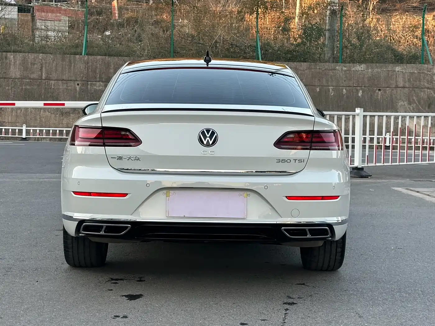 Volkswagen FAW-Volkswagen CC 2023 380TSI Eye-catching Edition фото 8