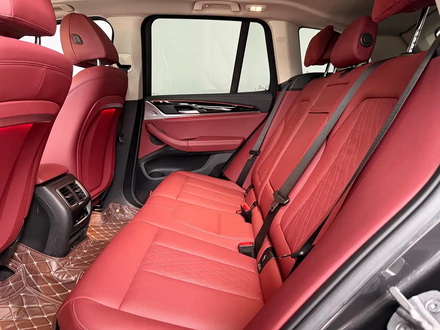 BMW iX3 2024 Leading Edition фото 12
