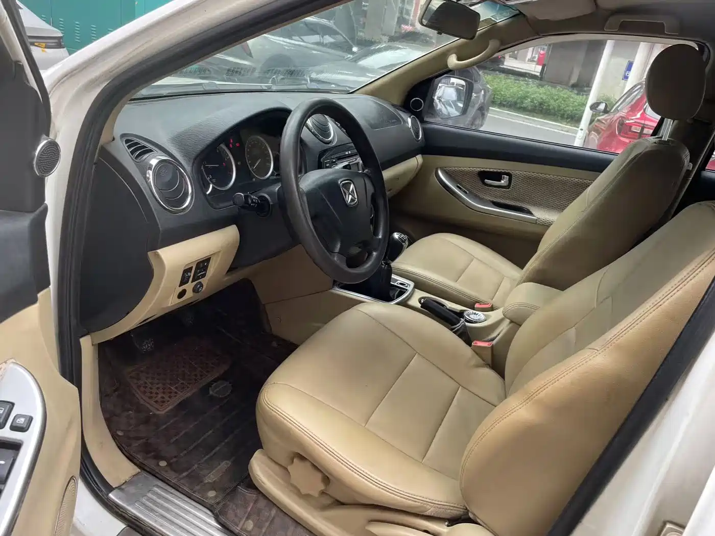 Jiangling Yusheng S350 2013 2013 2.4T Manual 2WD Diesel Luxury 5-Seater