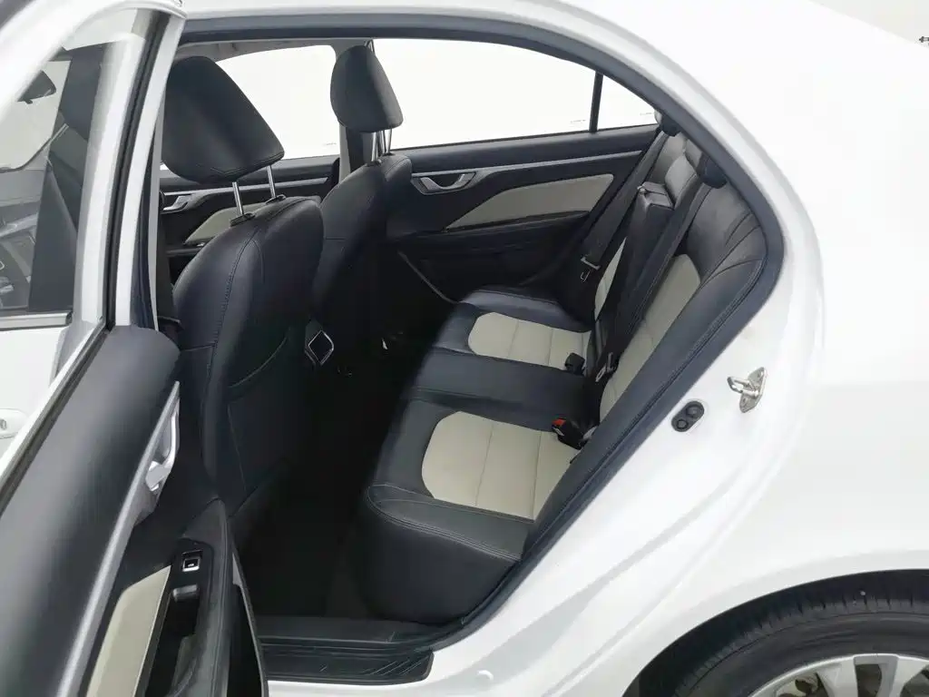 Photo 15 - Geely Vision