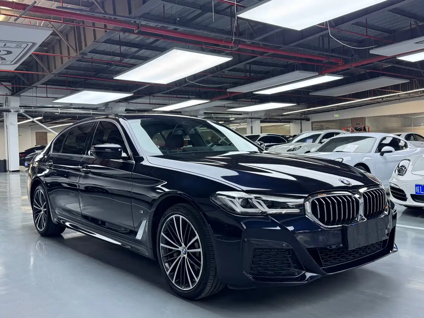 BMW 5 Series 2021 530Li Leading M Sport Package фото 3