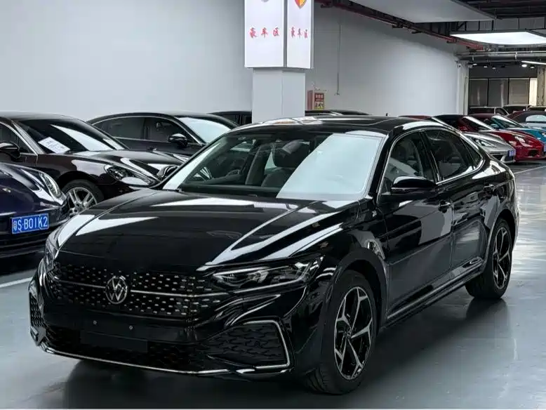 Volkswagen Passat 2026 Outstanding Edition 380TSI Starlight Dragon Soaring Version