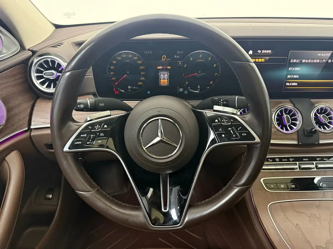 Mercedes-Benz E-Class 2022 Second Facelift E 300 L Luxury фото 5