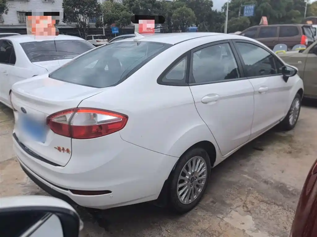 Ford Fiesta 2015 2013 Sedan 1.5L Manual Trend