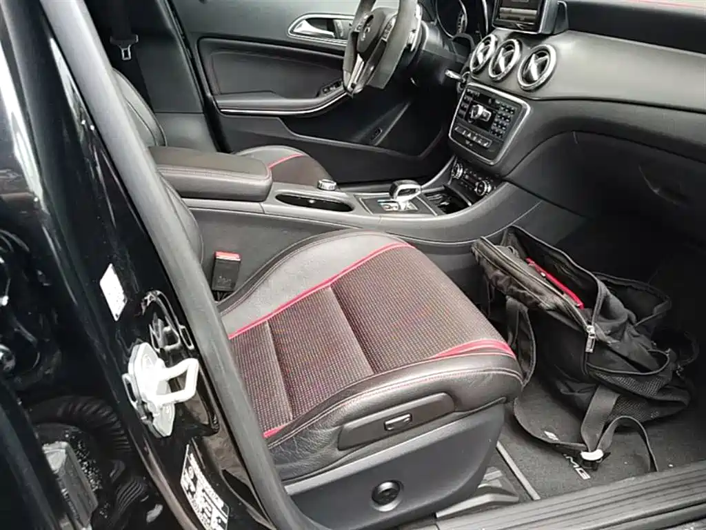 Mercedes-Benz GLA AMG 2015 AMG GLA 45 4MATIC фото 25