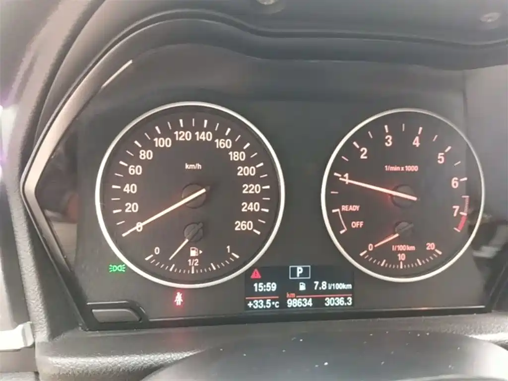 BMW 2 Series Touring 2016 218i Leading фото 12