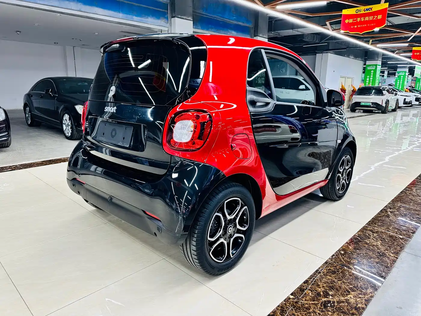 smart fortwo 2019 2019 0.9T 66kW Hardtop Wind Edition China VI