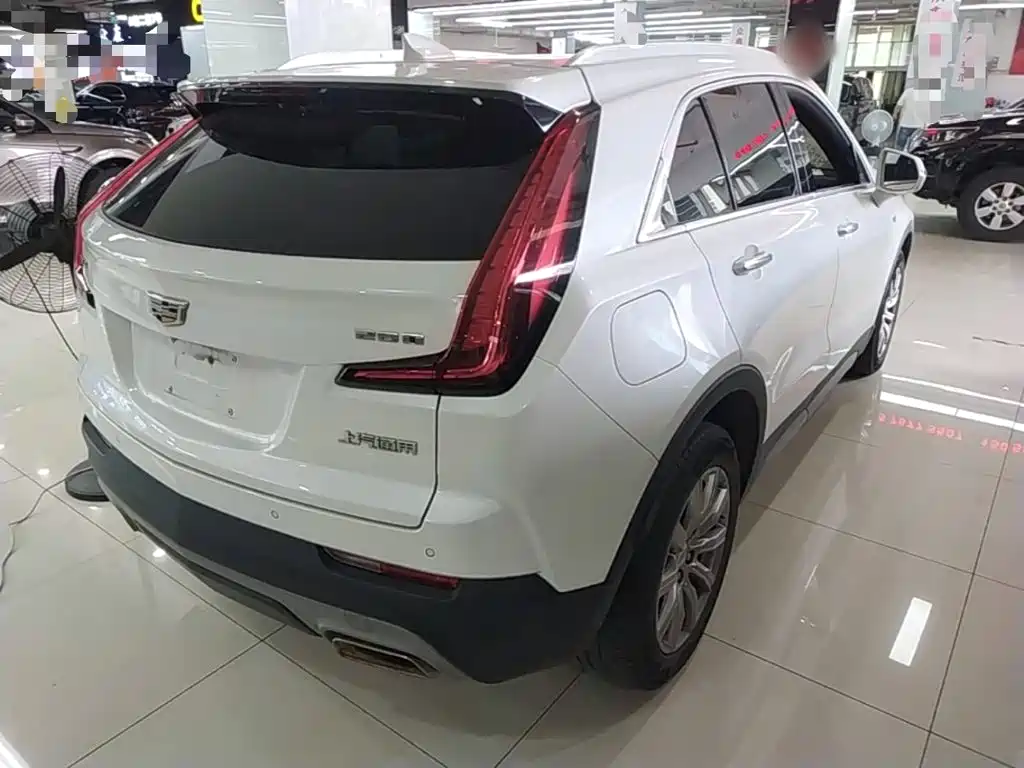 Cadillac XT4 2019 2018 28T FWD Leading Edition