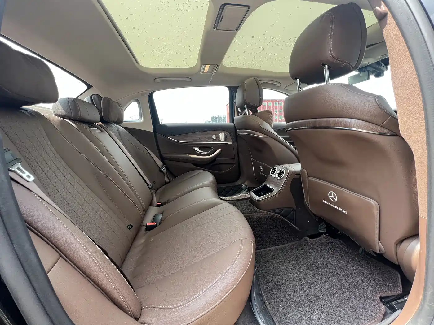 Mercedes-Benz E-Class New Energy 2022 Facelift E 350 e L Plug-in Hybrid Sedan фото 17