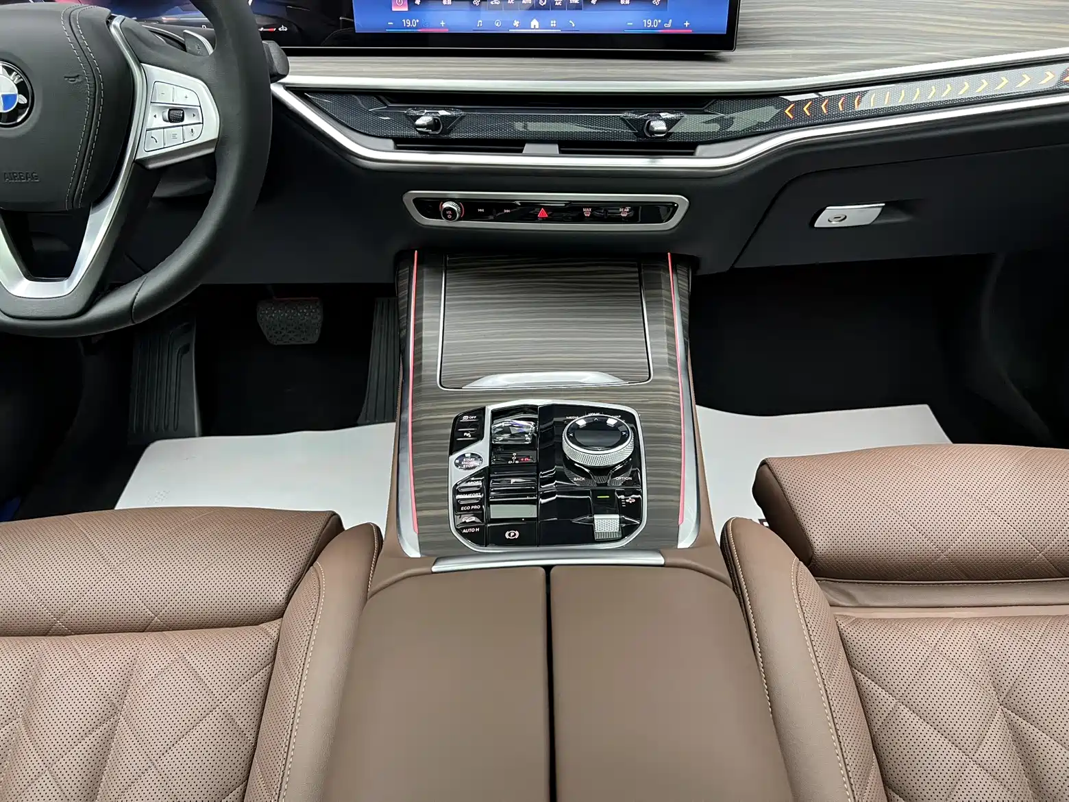 Фото 22 - BMW X7