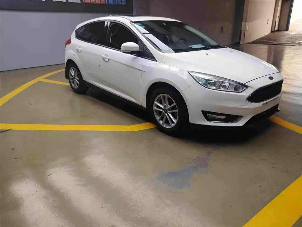 Photo 3 - Ford Focus