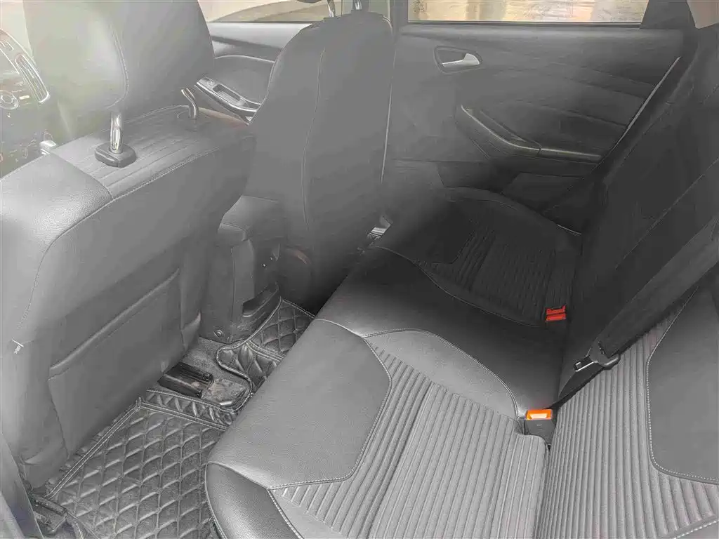 Photo 5 - Ford Focus