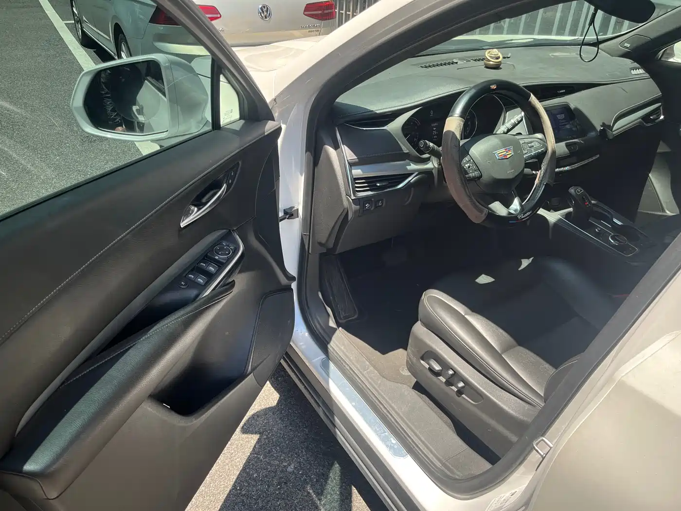 Cadillac XT4 2021 28T FWD Premium Edition фото 4