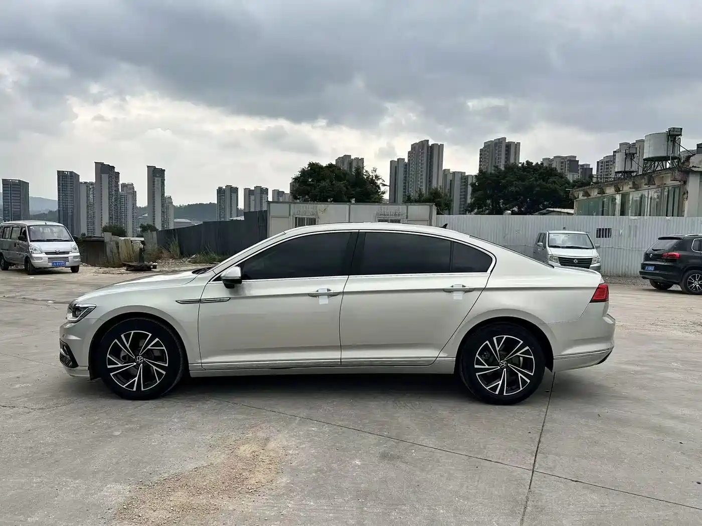 Volkswagen Magotan 2019 330TSI DSG Luxury Class China VI фото 7