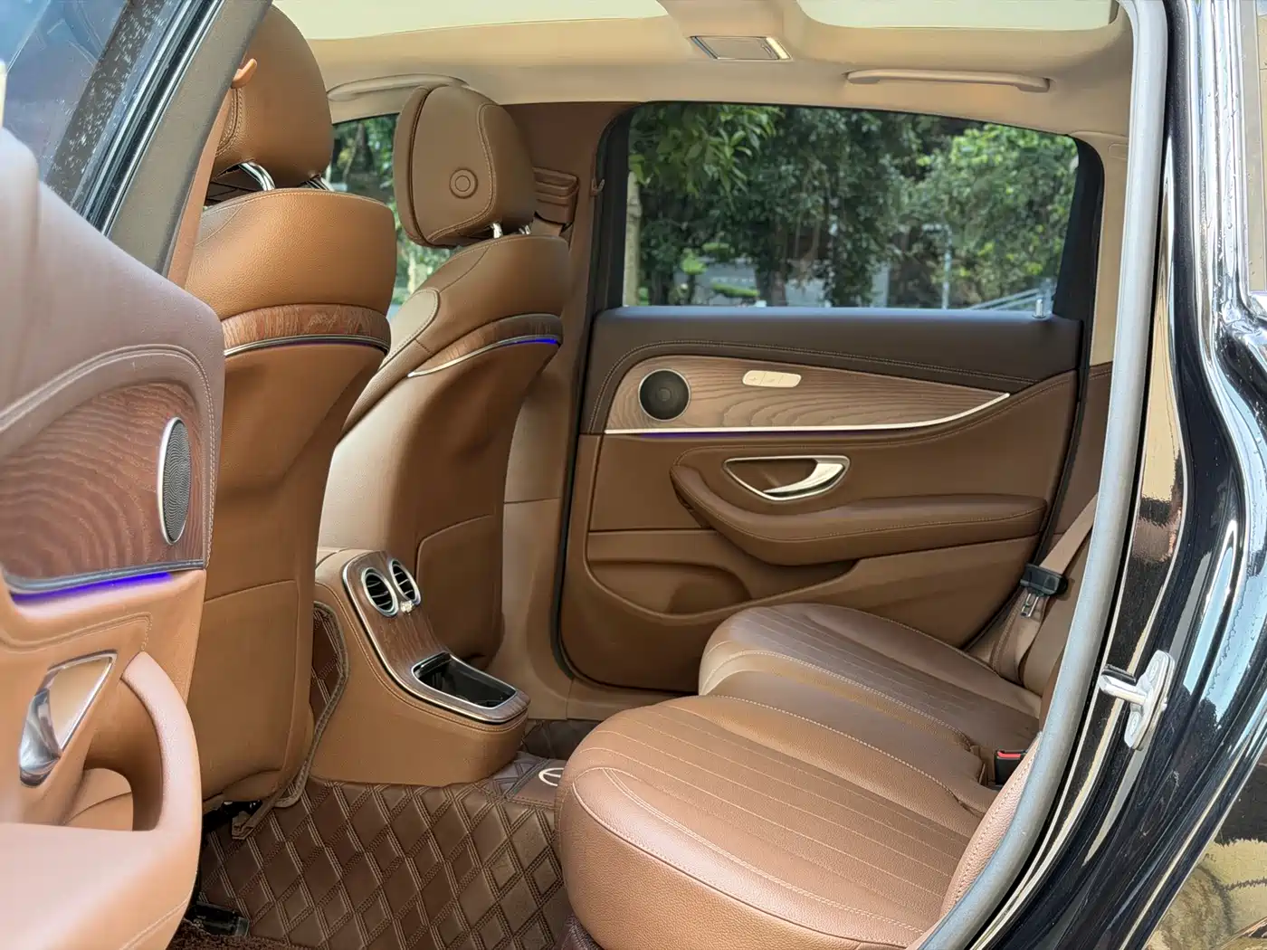 Mercedes-Benz E-Class 2021 E 300 L Fashion фото 9