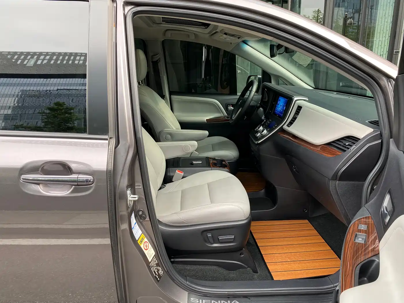 Toyota Sienna 2015 3.5L 4WD L фото 19