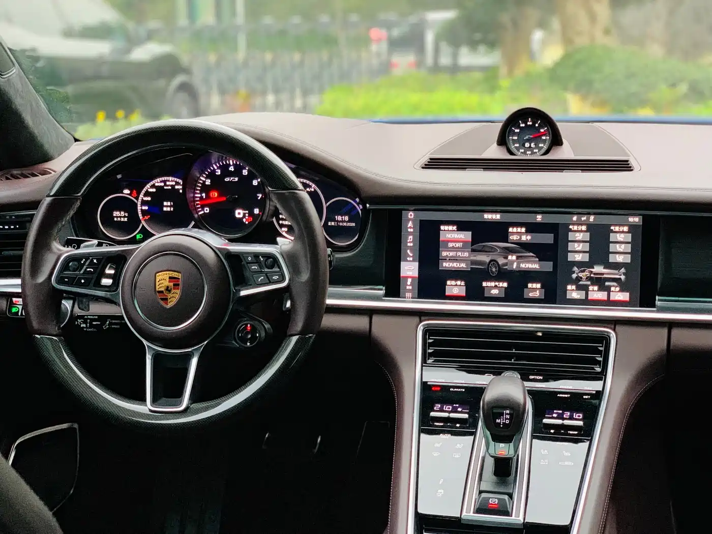 Фото 8 - Porsche Panamera