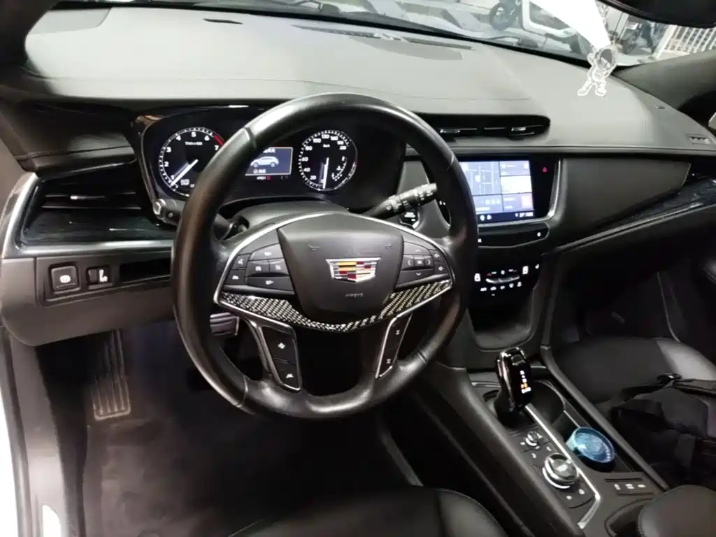CADILLAC XT5
