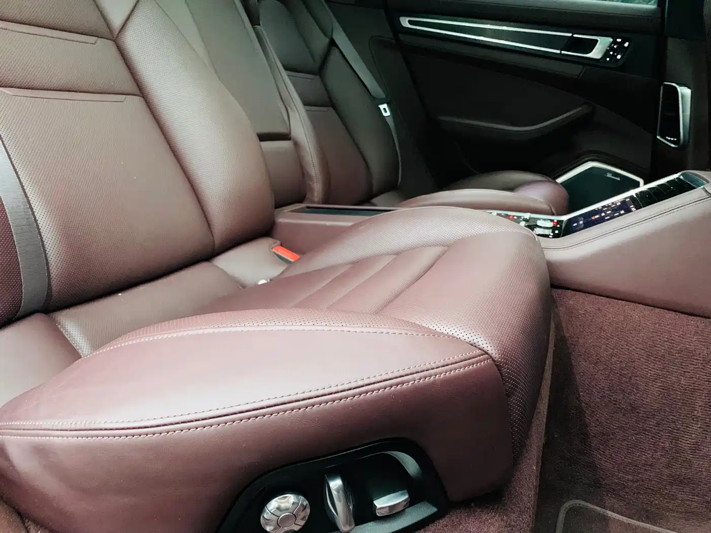Фото 14 - Porsche Panamera