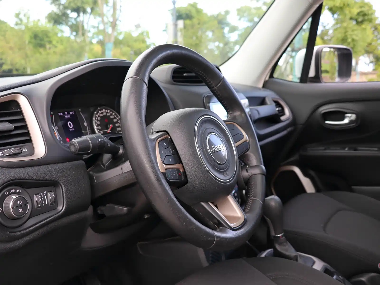 صورة 15 - Jeep Renegade