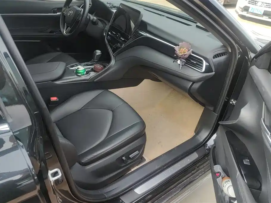 Toyota Camry 2021 2.5G Luxury Edition фото 8