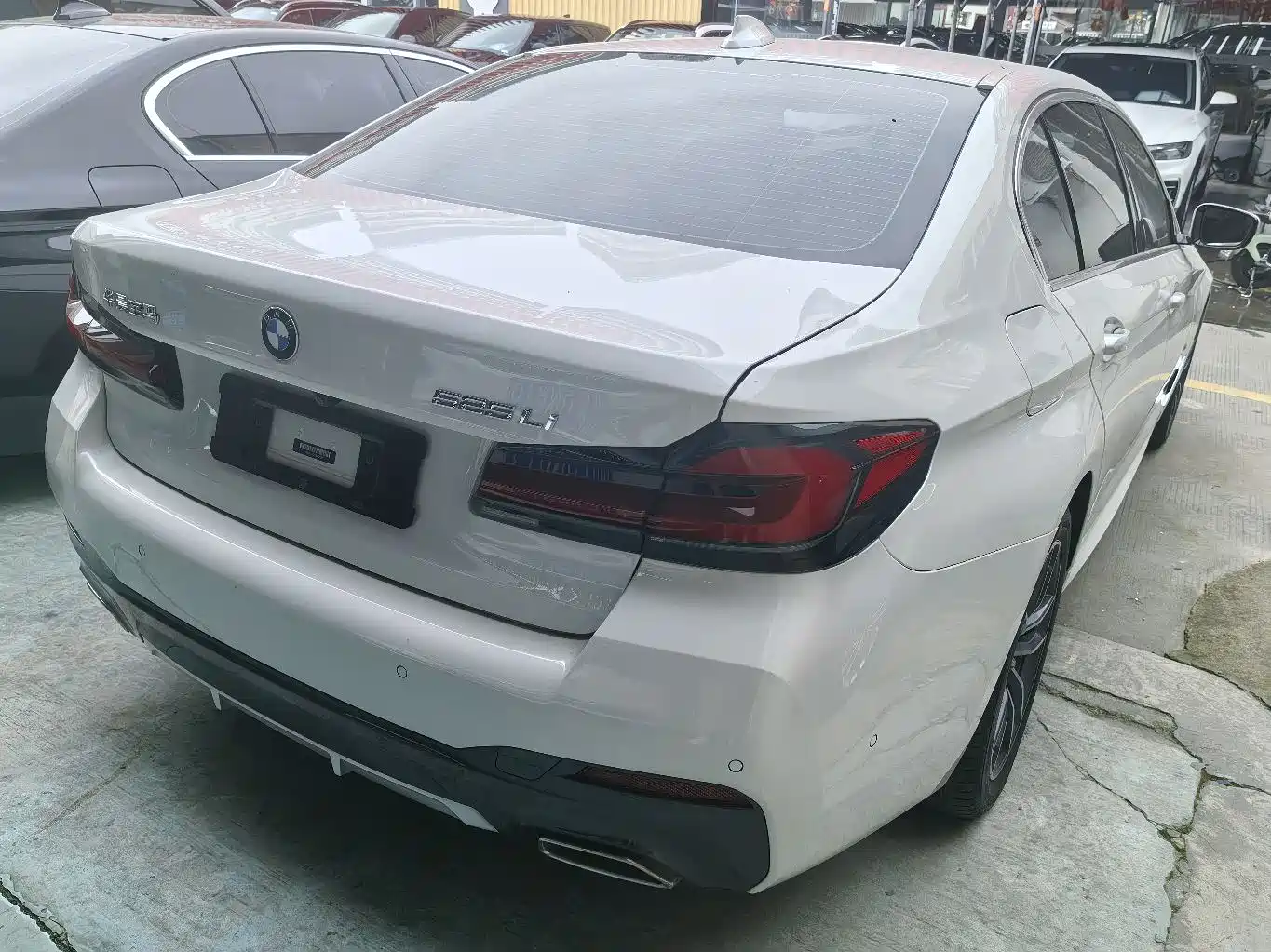 BMW 5 Series 2021 525Li M Sport Package фото 13