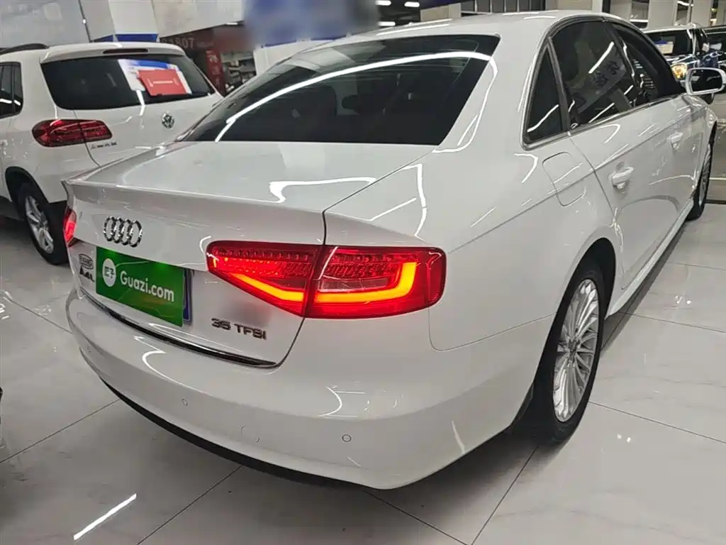 Audi A4L 2015 35 TFSI Auto Comfort фото 8