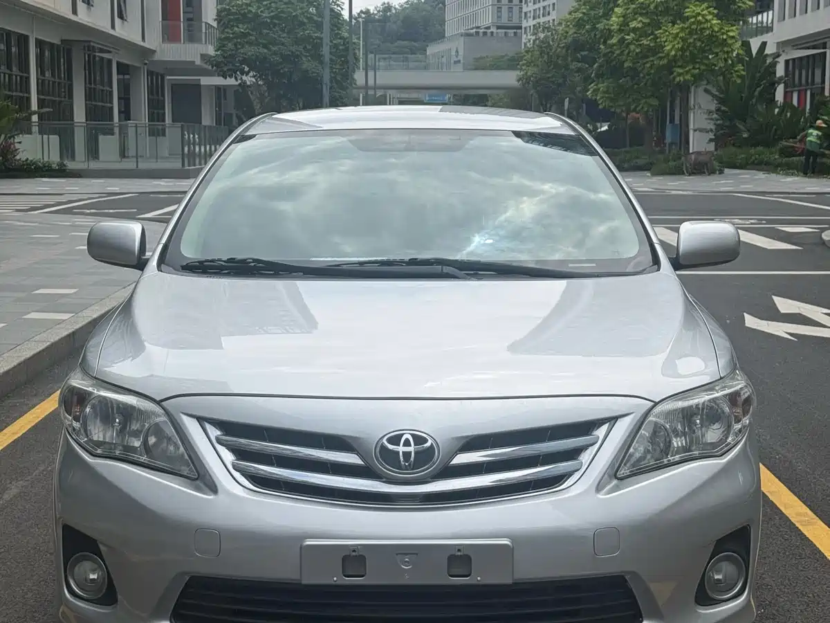 Toyota Corolla 2011 1.6L Automatic GL фото 2