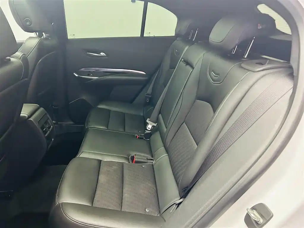 Cadillac XT4 2022 28T FWD Style фото 22