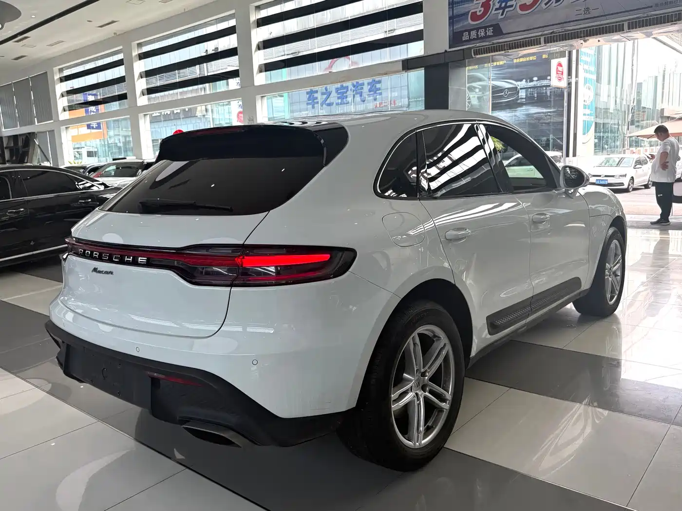 Porsche Macan 2023 Macan 2.0T фото 22