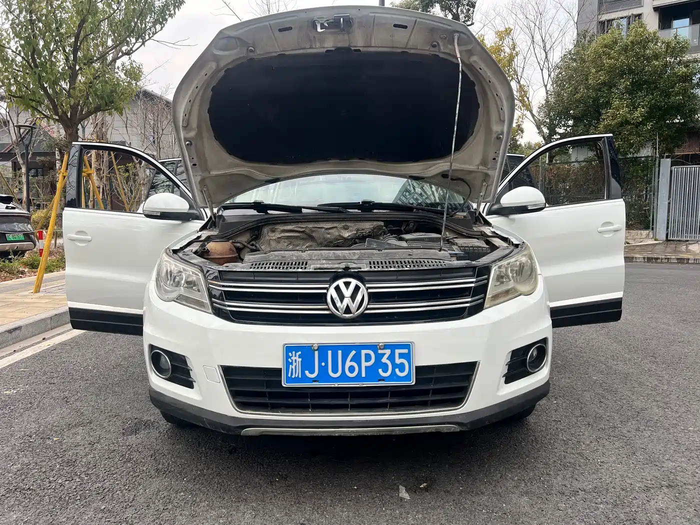 Volkswagen Tiguan 2012 2.0TSI Automatic 4WD Elite Edition фото 24