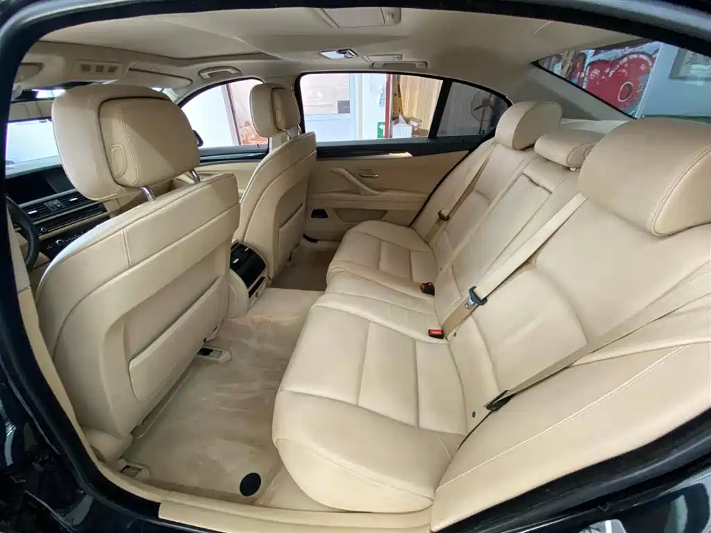 BMW 5 Series 2012 523Li Leadership фото 7