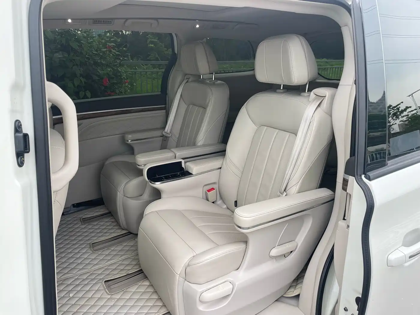GAC Trumpchi Trumpchi M8 2018 320T Premium Edition фото 16