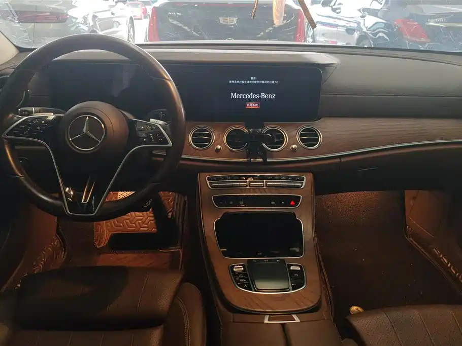  E CLASS