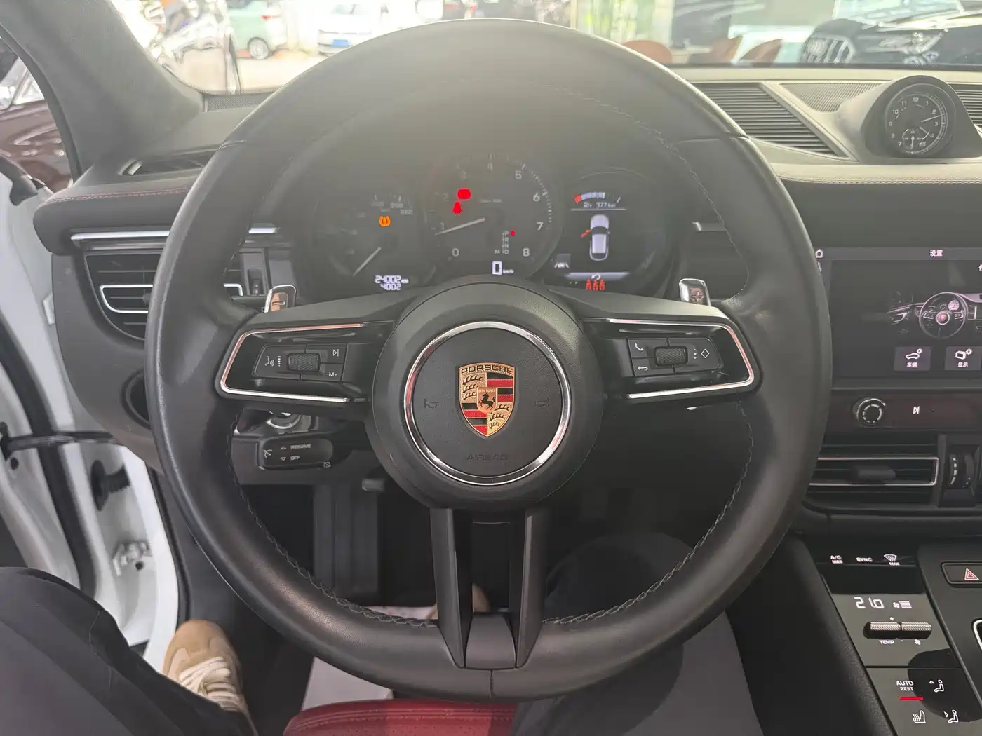 Porsche Macan 2023 Macan 2.0T фото 9