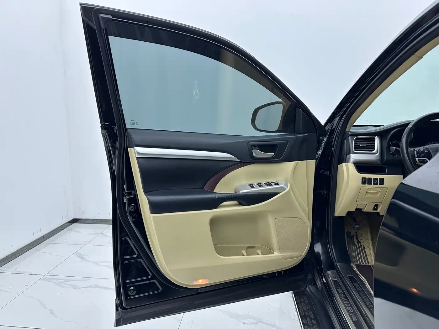 Toyota Highlander 2017 2.0T 2WD Elite 5-Seater фото 8