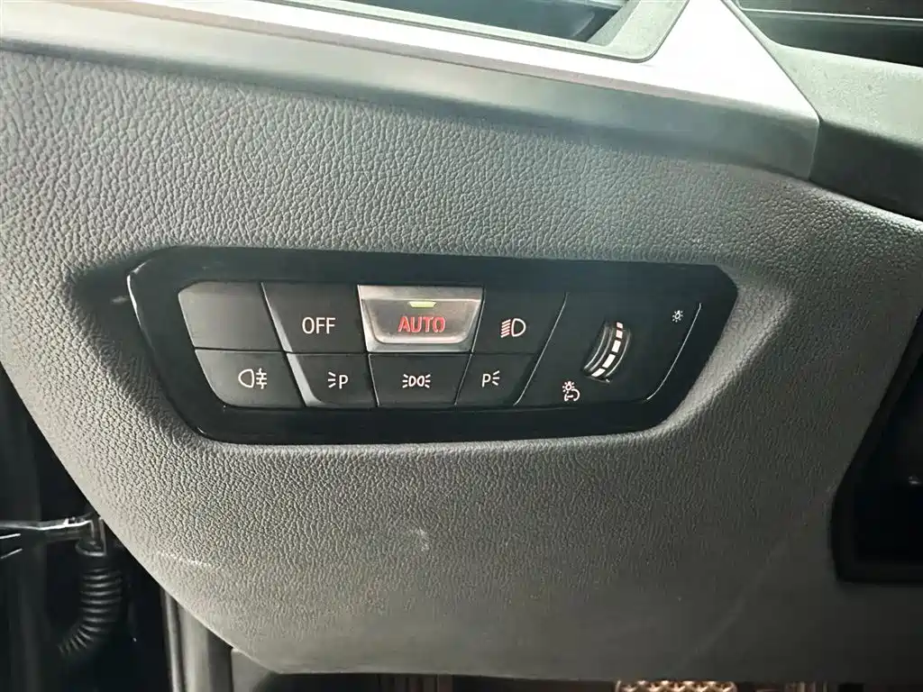 BMW 3 Series 2023 320Li M Sport Package фото 18