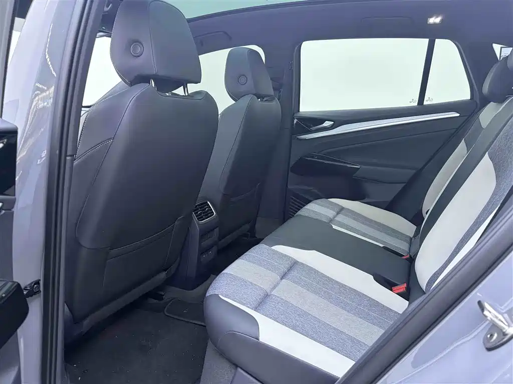 Volkswagen ID.4 CROZZ 2022 Long Range PURE+ Edition фото 18