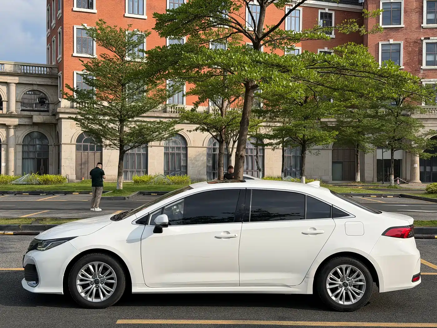 Toyota Allion 2022 2.0L Pioneer Edition фото 15