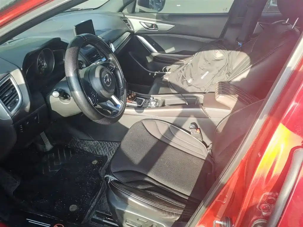 Фото 8 - Mazda CX-4