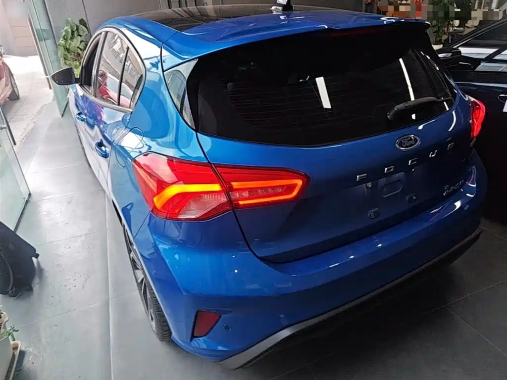 Фото 5 - Ford Focus