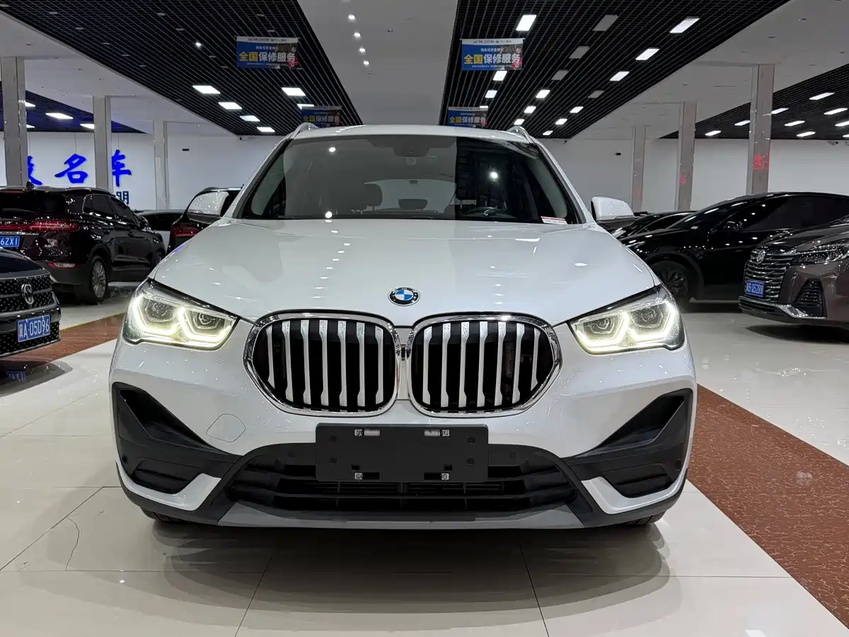 BMW X1 2021 sDrive25Li Leading фото 2